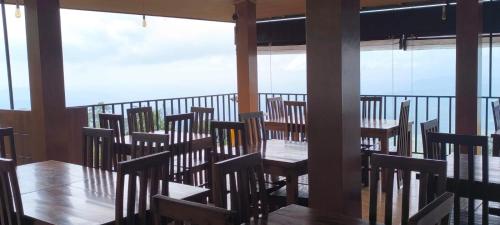 Serenity Family Restaurant & Resort in Haputale