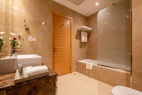 room detail thumbnail 2