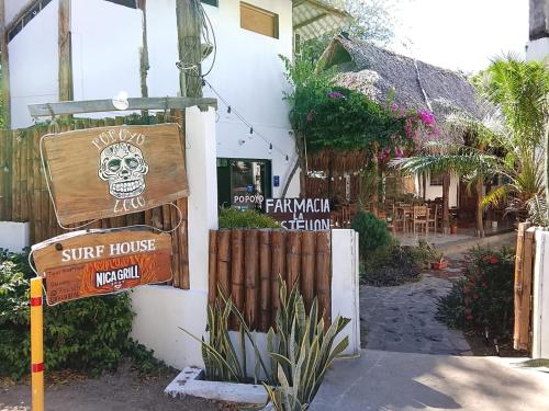 PopoyoLoco Surf House – khách sạn tại Popoyo