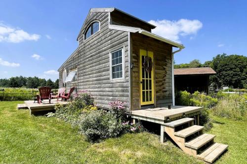 The Cozy Coop - Tiny Cottage