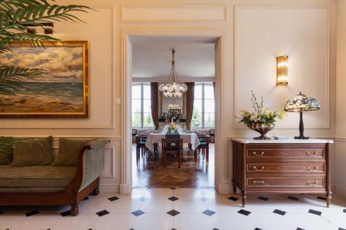 Domaine de l'Ormeau - Luxury Estate with Indoor Pool and Spa in Falaise, Normandy - Steps from Willi in Falaise