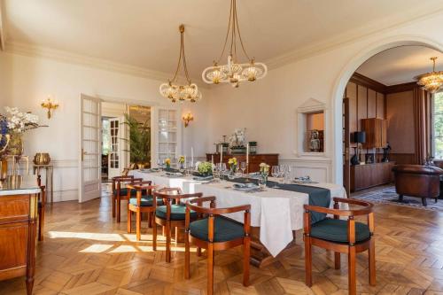 Domaine de l'Ormeau - Luxury Estate with Indoor Pool and Spa in Falaise, Normandy - Steps from Willi in Falaise
