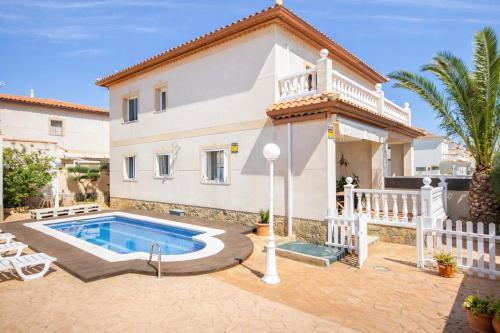 Catalunya Casas Villa Moderna 200m to village and secluded beach