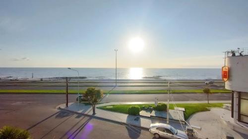Departamento Frente al Mar Playas Perla Norte - image 2