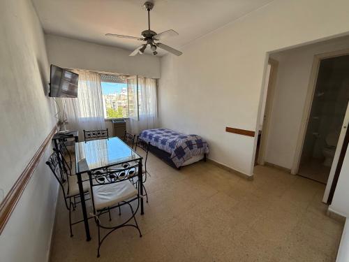 Departamento 2 ambientes en zona Aldrey