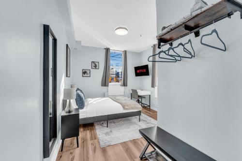 Guestic at Queen West - Toronto