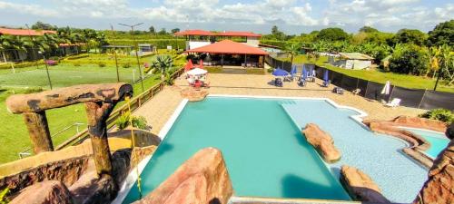 Peldbaseins, Kindia Park Hotel in La Esmeralda
