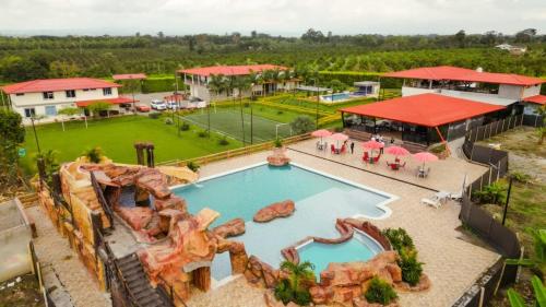 Peldbaseins, Kindia Park Hotel in La Esmeralda