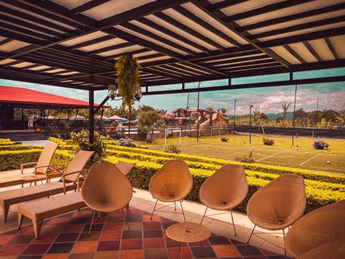 Peldbaseins, Kindia Park Hotel in La Esmeralda
