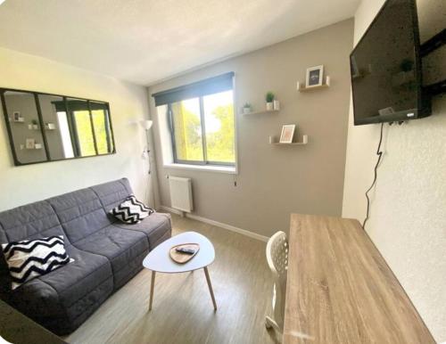 Studio WIFI TÉLÉ parking privé ,ENTREE AUTONOME
