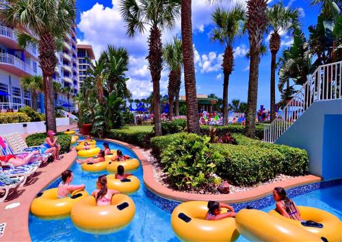 Penthouse Floor 1 BR Resort Condo Direct Oceanfront Wyndham Ocean Walk - Daytona Funland 1908 in Daytona Beach, USA