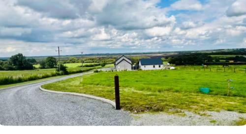 2 Bedroom Workers Apartment in Tyrrellspass