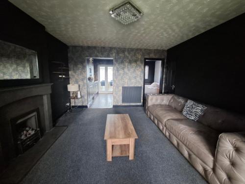 Foxley - Contractor 4-bed with parking & WIFI by Hosterooo in 威德尼斯