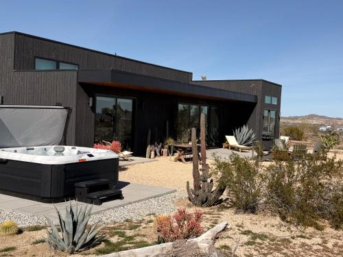 Skyview Modern House - Desert Heights, CA