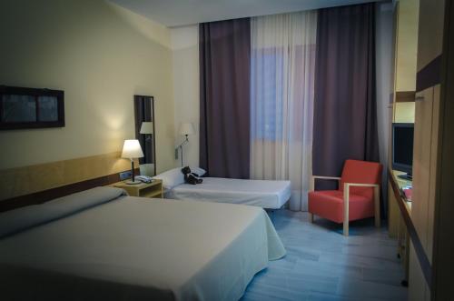 3 twin beds