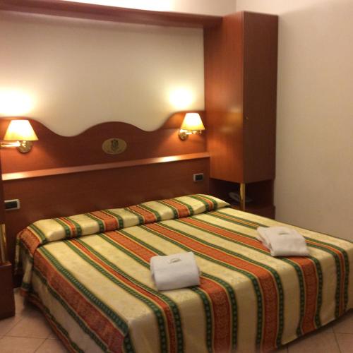 2 twin beds