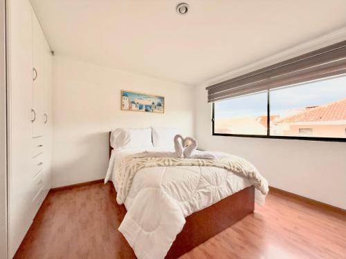 Golden Apt con parqueo priv en la Remigio Crespo-Centro – khách sạn tại Sucre