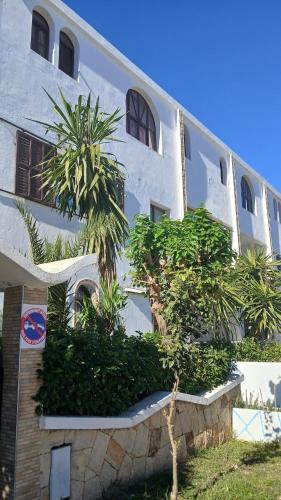 Cozy Cabo - 3Bed Beachfront Ground Floor Apartment - Private Terrace - Swimming Pool & Private Parki in Cabo Negro
