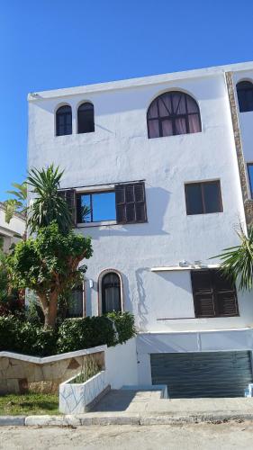 Cozy Cabo - 3Bed Beachfront Ground Floor Apartment - Private Terrace - Swimming Pool & Private Parki in Cabo Negro