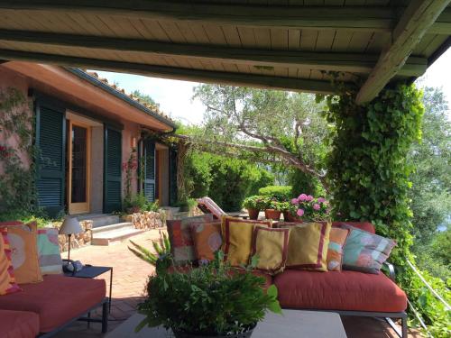 Зовнішній вигляд готелю, Sea View Villa On Monte Argentario in Порто Санто Стефано