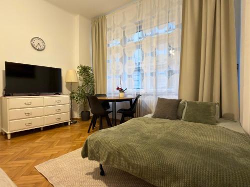 Cozy Prague Apartment - image 13