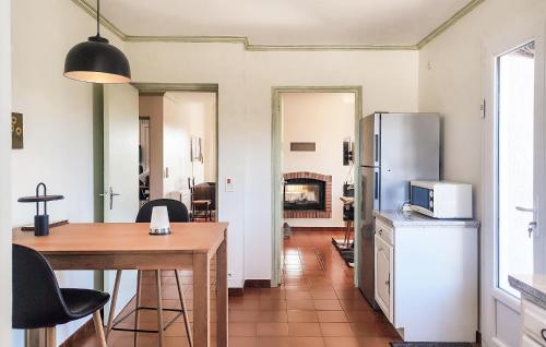 köök, Charmante Maison Avec Piscine in Mejannes-les-Ales