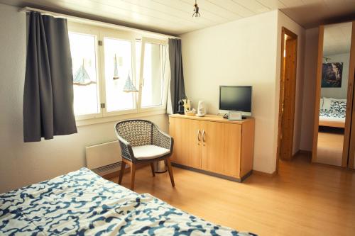 room detail thumbnail 1