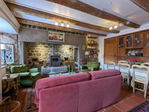 Gîte rustique au cœur de l'Allier avec poêle à bois - FR-1-582-543 (Gite rustique au cœur de l'Allier avec poele a bois - FR-1-582-543) in Saint-Berain