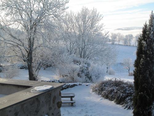 Gîte rustique au cœur de l'Allier avec poêle à bois - FR-1-582-543 (Gite rustique au cœur de l'Allier avec poele a bois - FR-1-582-543) in Saint-Berain