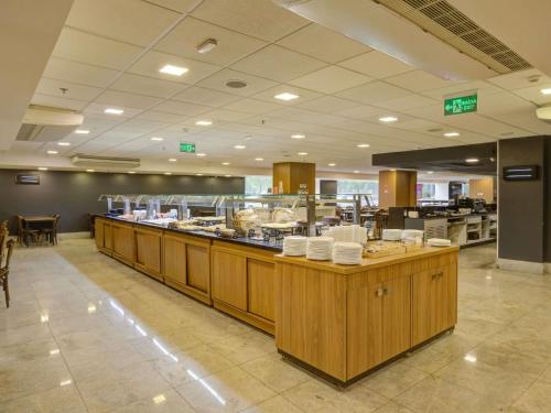 Restaurant, ibis budget Rio de Janeiro Nova America in Del Castilho