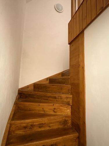 Podkrovni garsonka s parkovanim zdarma in Prague 20