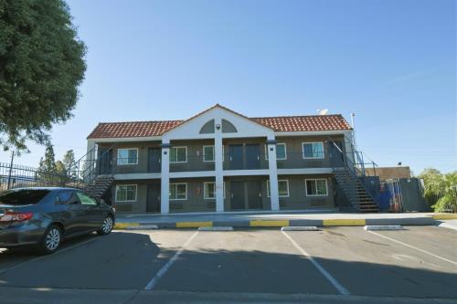 Welcome Inn Corona in Corona, USA
