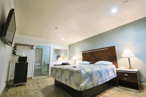 Welcome Inn Corona in Corona, USA