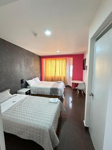 1 double bed, 1 twin bed