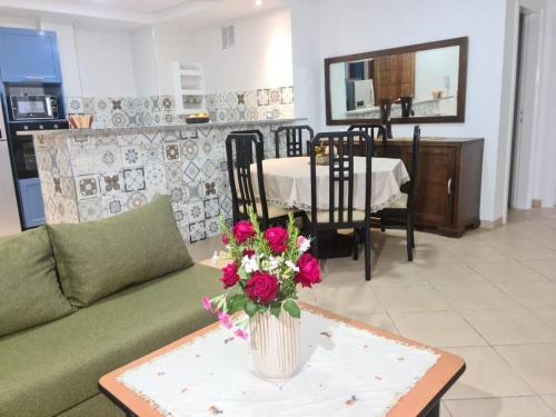 Bel Appartement S plus 2, Résidence Aicha avec piscine (Bel Appartement S plus 2, Residence Aicha avec piscine) in Kelibia