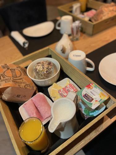 Food and beverages, Logis Loire Hotel - Les Cocottes Restaurant in Les Rosiers-sur-Loire