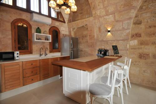 Vybavení, Dar22 in Batroun