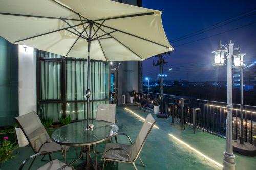 The living Hotel Samutprakan in Bang Bo