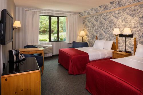 2 double beds