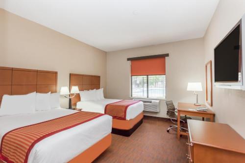 بايمونت باي ويندام سافانا/جاردن سيتي (Baymont by Wyndham Savannah/Garden City) in سافاناه