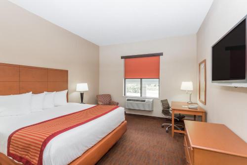 بايمونت باي ويندام سافانا/جاردن سيتي (Baymont by Wyndham Savannah/Garden City) in سافاناه