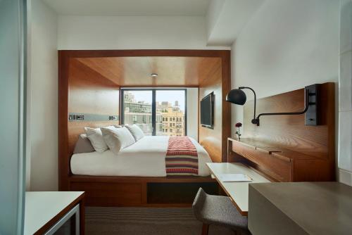 81616029 Arlo SoHo