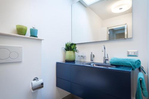 Como Design Apartment - byMyHomeinComo - image 8