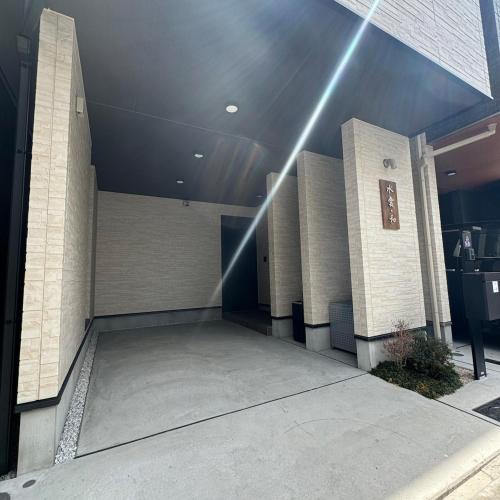 Close to Namba! Direct access from Kansai Airport!shuiyun he in Nishinari Ward