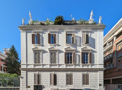 Charming apartment in a 1910s building 2 min walk from the Colosseum