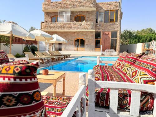 Citadel Luxor – khách sạn tại Al Aqaletah