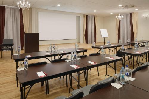 Lviv Ramada Hotel - image 8