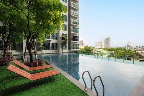 5min to Metro Kitchen Netflix Pool Gym -city view - image 11
