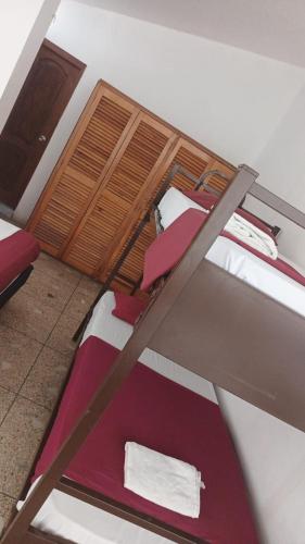4 twin beds