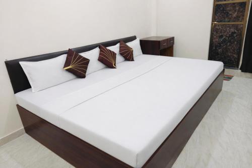 3 king beds